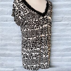 Ellen Tracy short flutter sleeve black and white floral ditzy mini summer dress